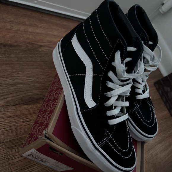 Vans - Picture 5 of 5
